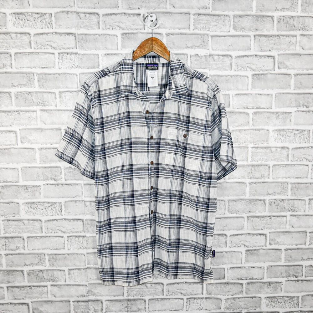 Patagonia Men's Organic cotton short sleeve button up shirt crinkle plaid sz M